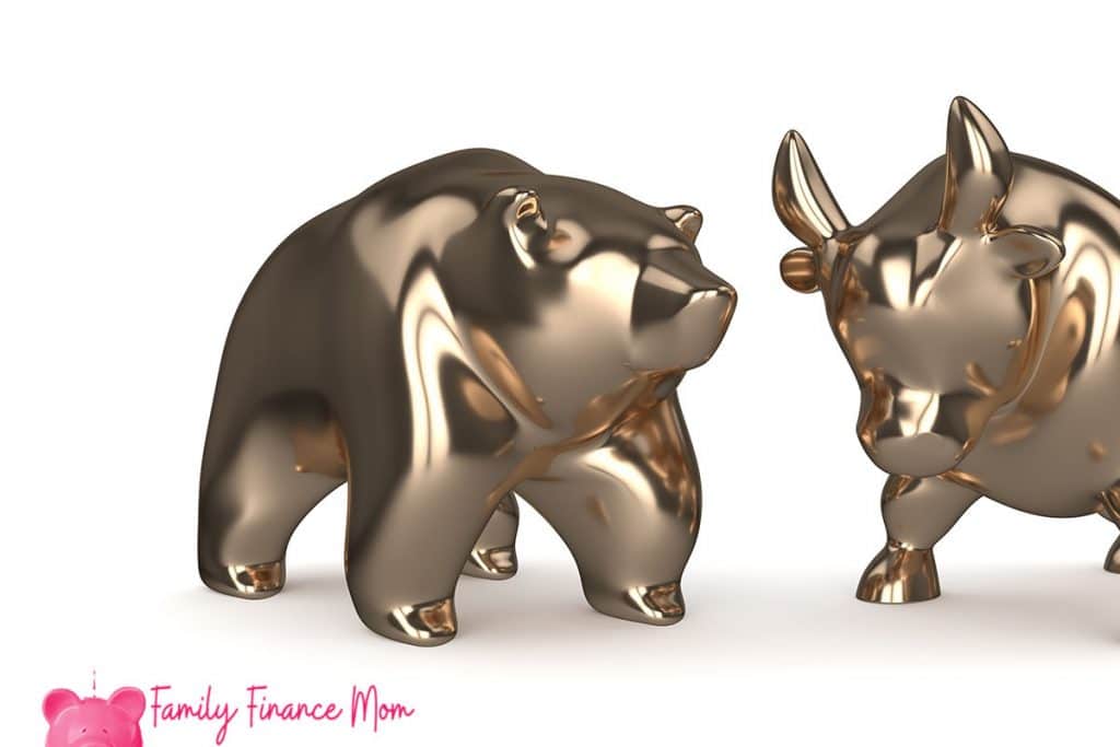3d render of bull and bear isolated over white background. Stock market symbols concept